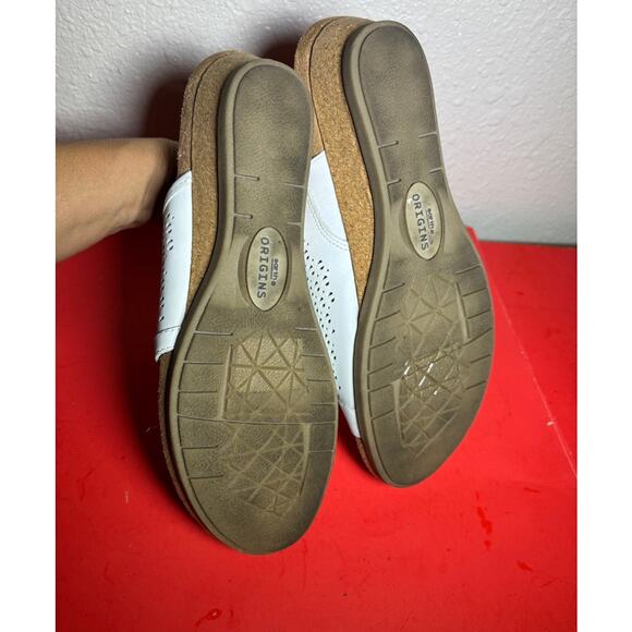Earth Origins Suede Slip-On Wedge Sandals Pearl White size 8.5 ** - Picture 5 of 7